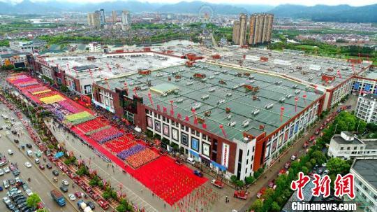 解读浙江花园村“红木现象”：无中生有的产业传奇