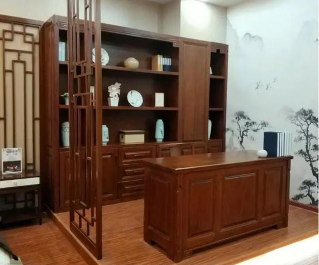 中式红木家具古色古香，散发东方禅意气息