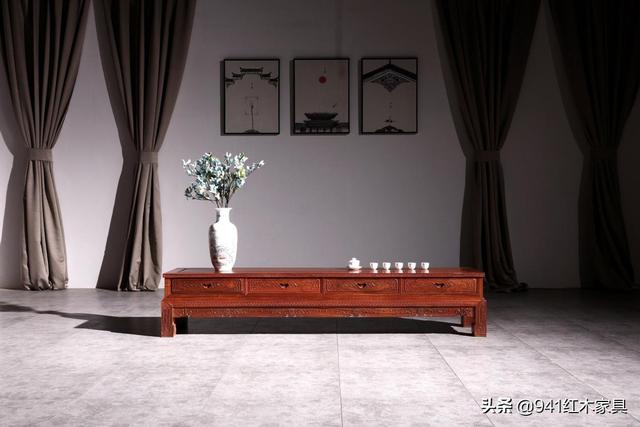 红木家具：红木家具厂家需开拓多元化产品，满足多种类型要求