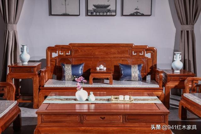 红木家具：红木家具既可以是颜值担当，也可以舒适时尚