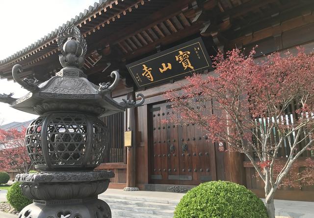 上海规模最大的寺庙，全部由红木搭建，收费10元却不够亲民