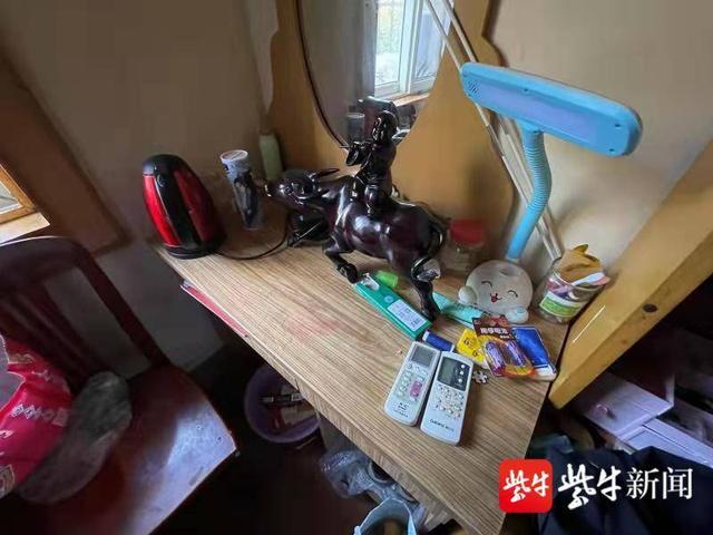 6旬古玩玩家偷走红木风水摆件被刑拘
