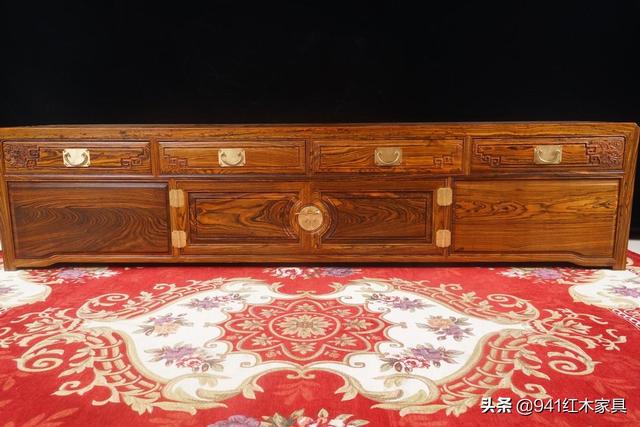 红木家具：千金难买心头爱，选购红木工艺品大抵如此