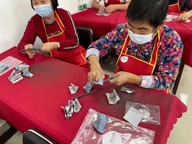 感受工匠精神！观澜街道推出红木手工系列体验活动