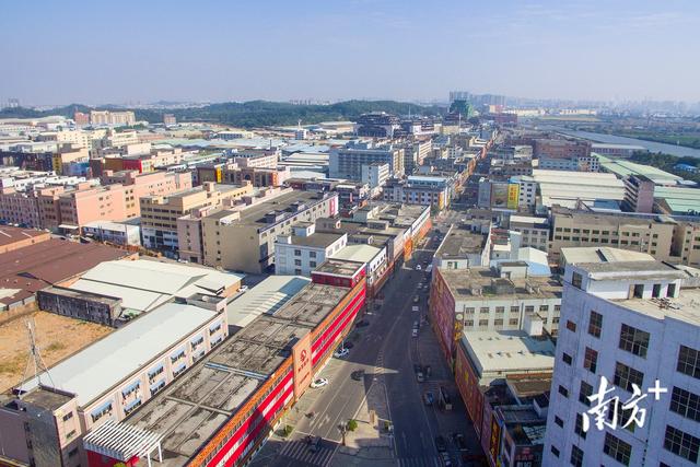 中山鸿发红木家具：从一间厂到一个镇域品牌